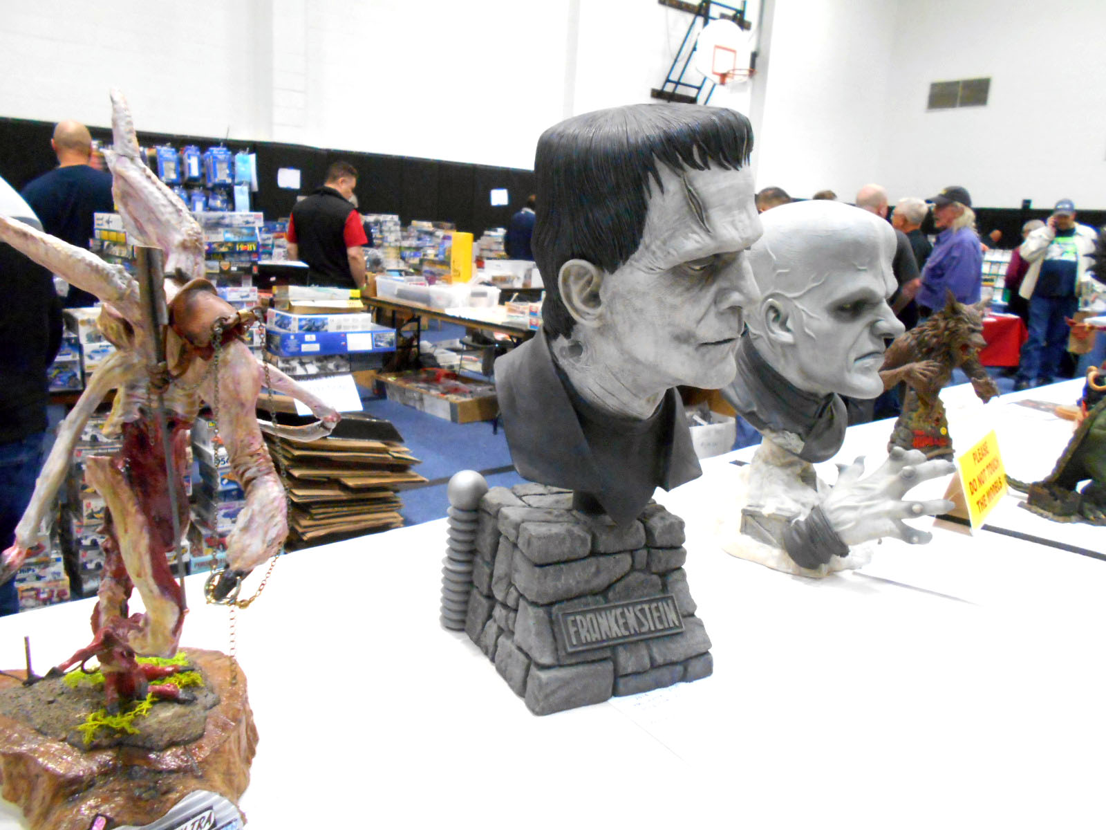 304 - Sci-Fi/Fantasy Figures - pRenton IPMS Spring Show 04 23  2016 0140 Figures 02