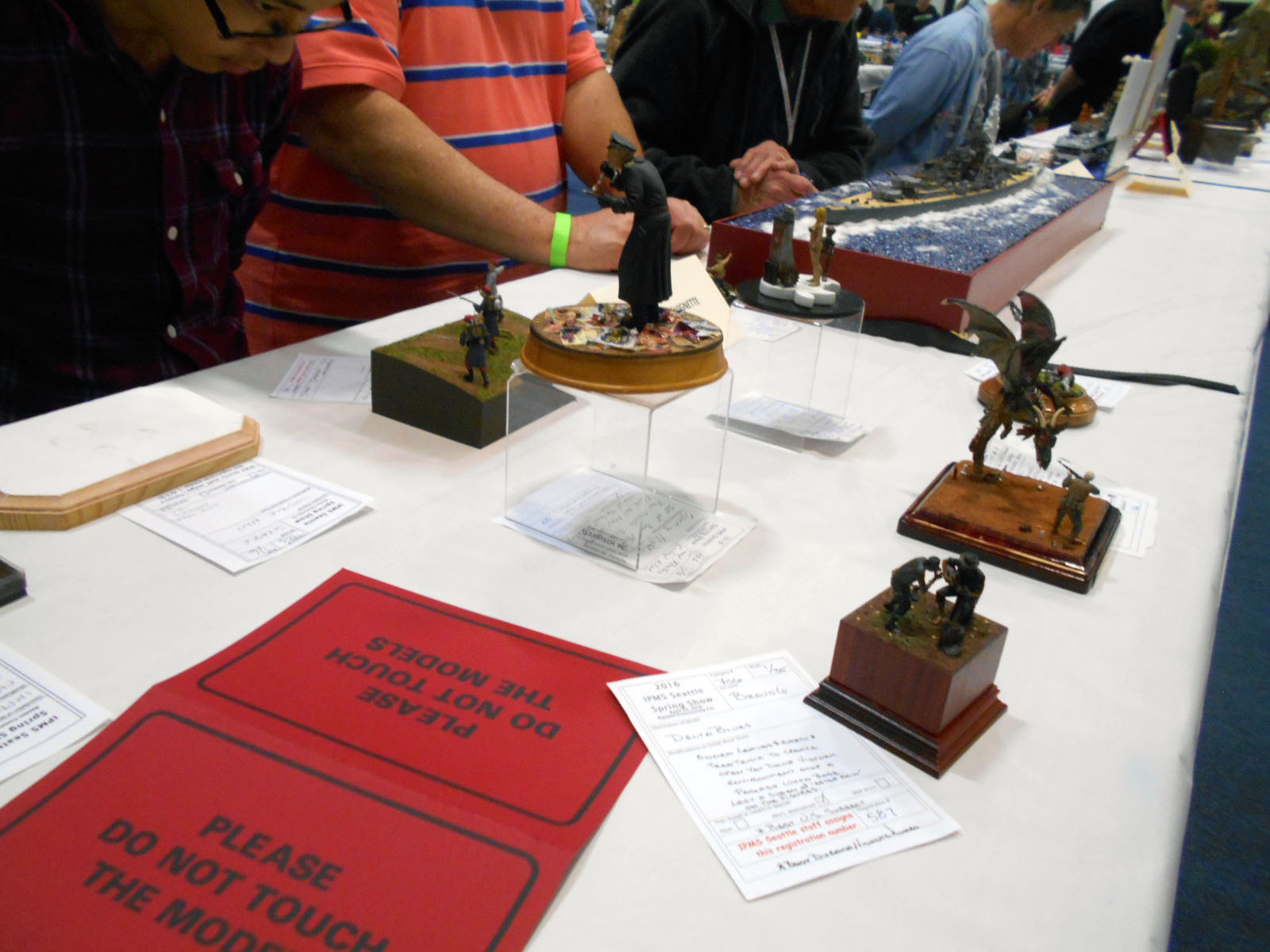 304 - Sci-Fi/Fantasy Figures - pRenton IPMS Spring Show 04 23  2016 0140 Figures 04