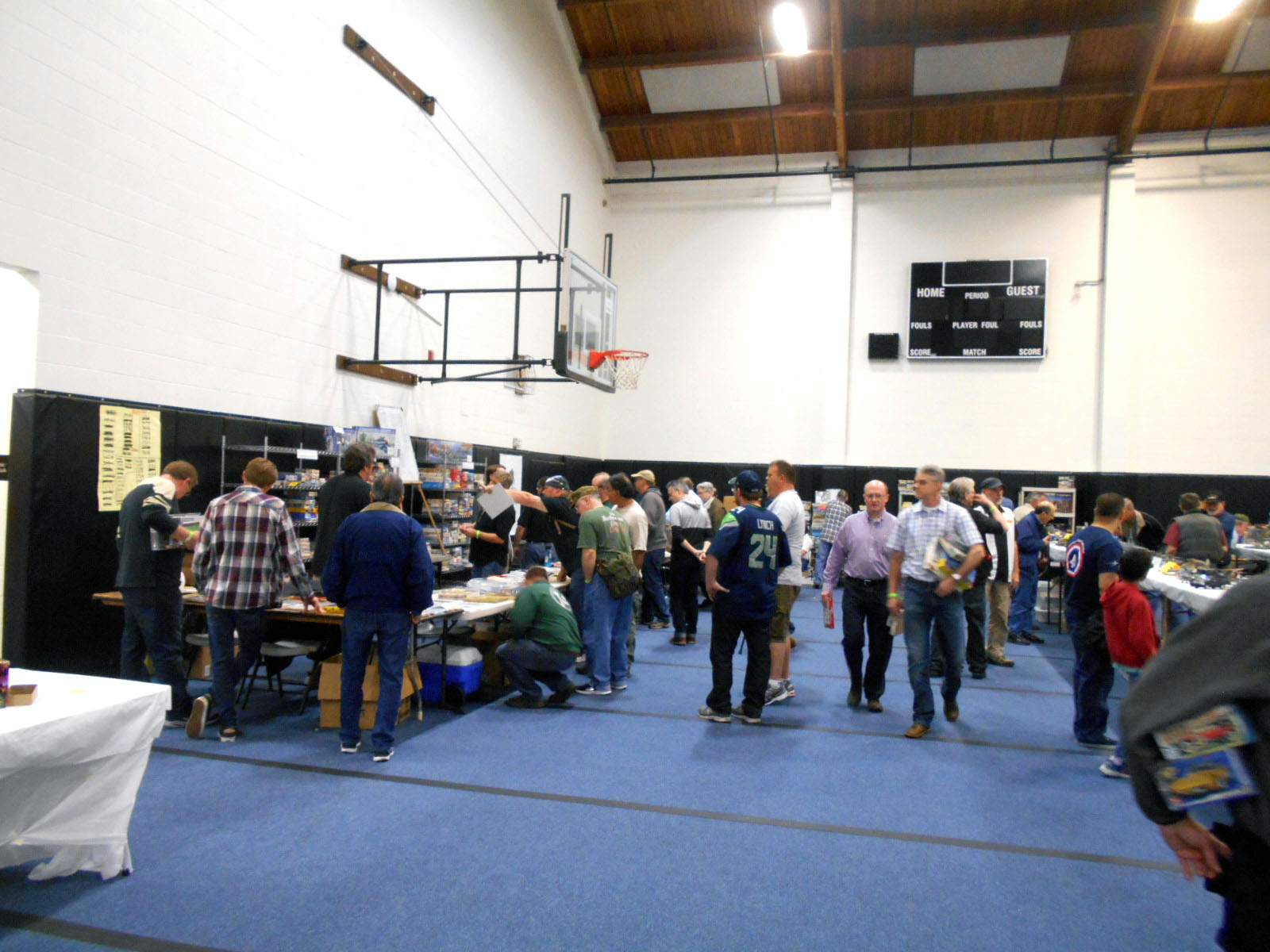 Show Candids - pRenton IPMS Spring Show 04 23  2016 0500 People 07