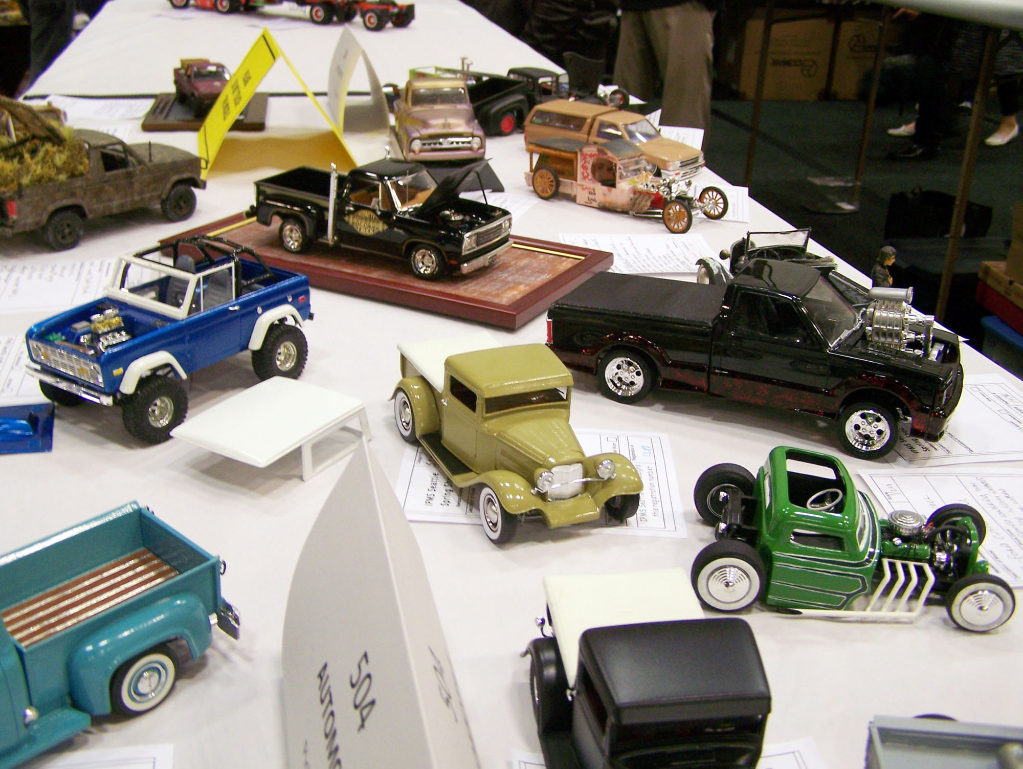 504 - Automotive Pickup Trucks - Auto (28)