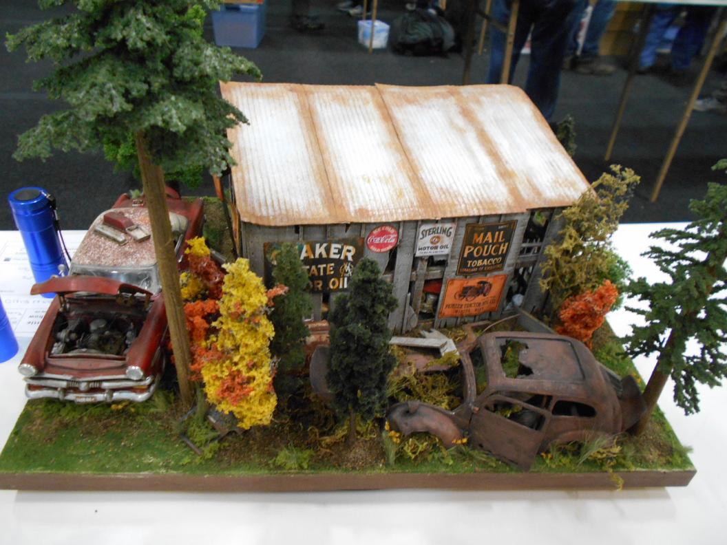 702 - Diorama/Vignette Automotive - Catagory 702  Automotive Dioramas Rusted Car 0020