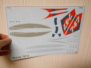 747-8 Orange-Plane-0025-Decals-01s