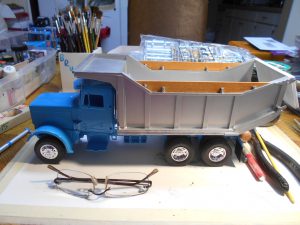 DumpBed-Custom-Peterbilt-1-25th-0050 030 011