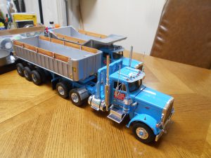 DumpBed-Custom-Peterbilt-1-25th-0050 030 038