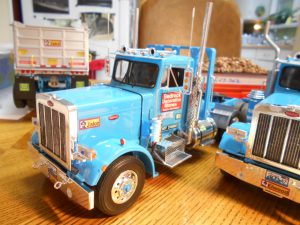 DumpBed-Custom-Peterbilt-1-25th-0050 044 045