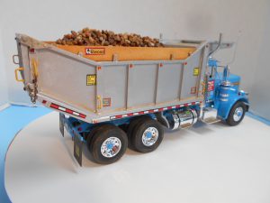 DumpBed-Custom-Peterbilt-1-25th-0050 044 090